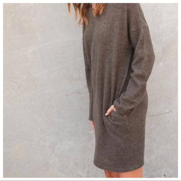 Fabulous Long Sleeves sweater knit dress w/pockets - Picture 4 of 7